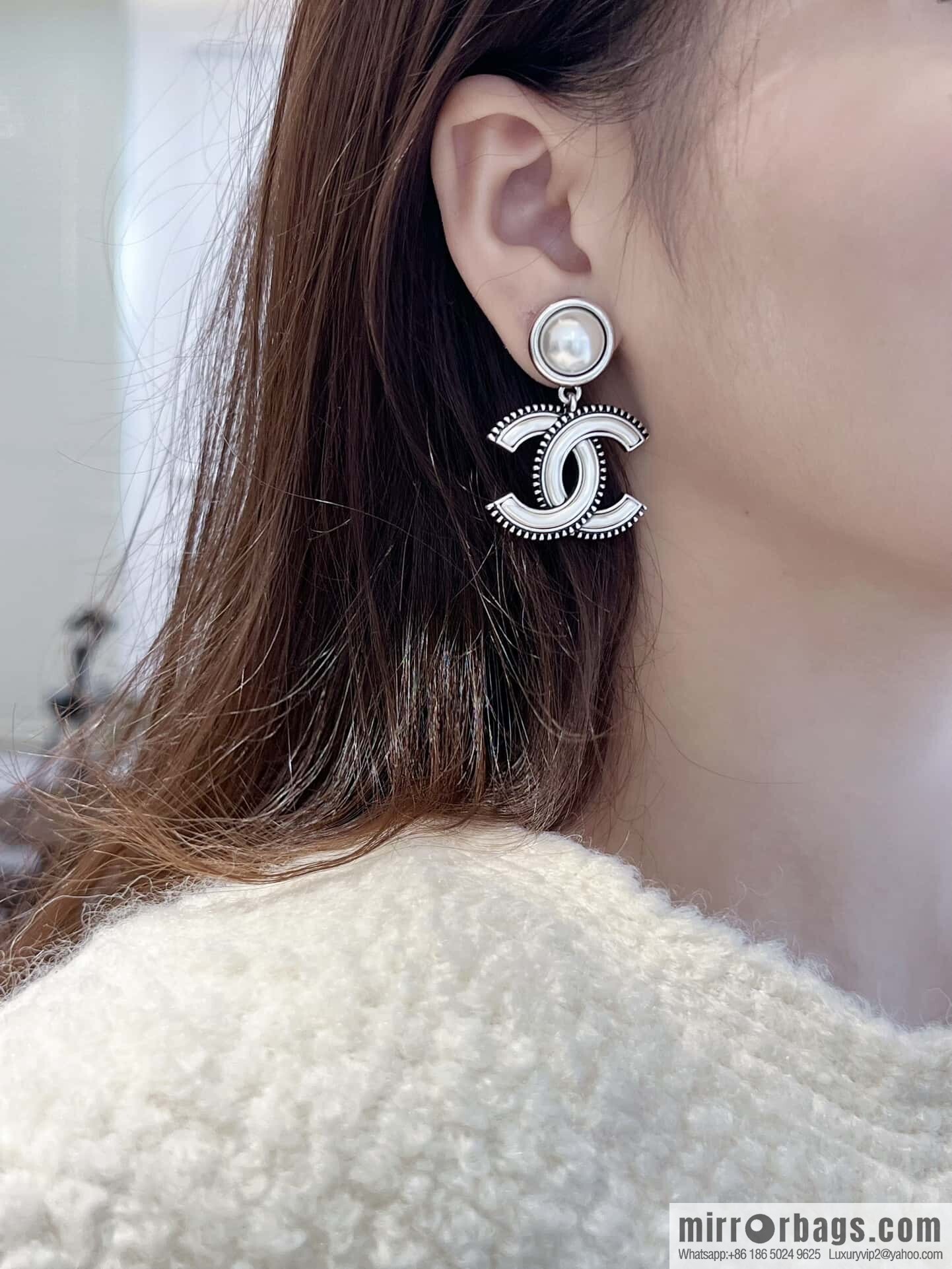 ❗️New ❗️☀️ New ☑️ Chanel C2 double c pearl stud earrings ☀️