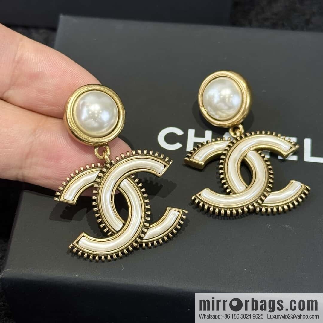 ❗️New ❗️☀️ New ☑️ Chanel C2 double c pearl stud earrings ☀️