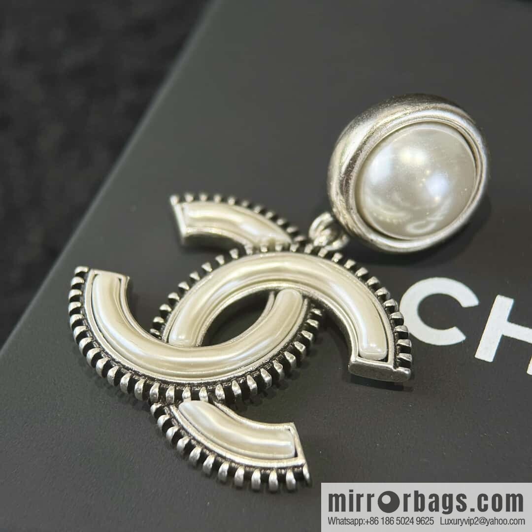 ❗️New ❗️☀️ New ☑️ Chanel C2 double c pearl stud earrings ☀️