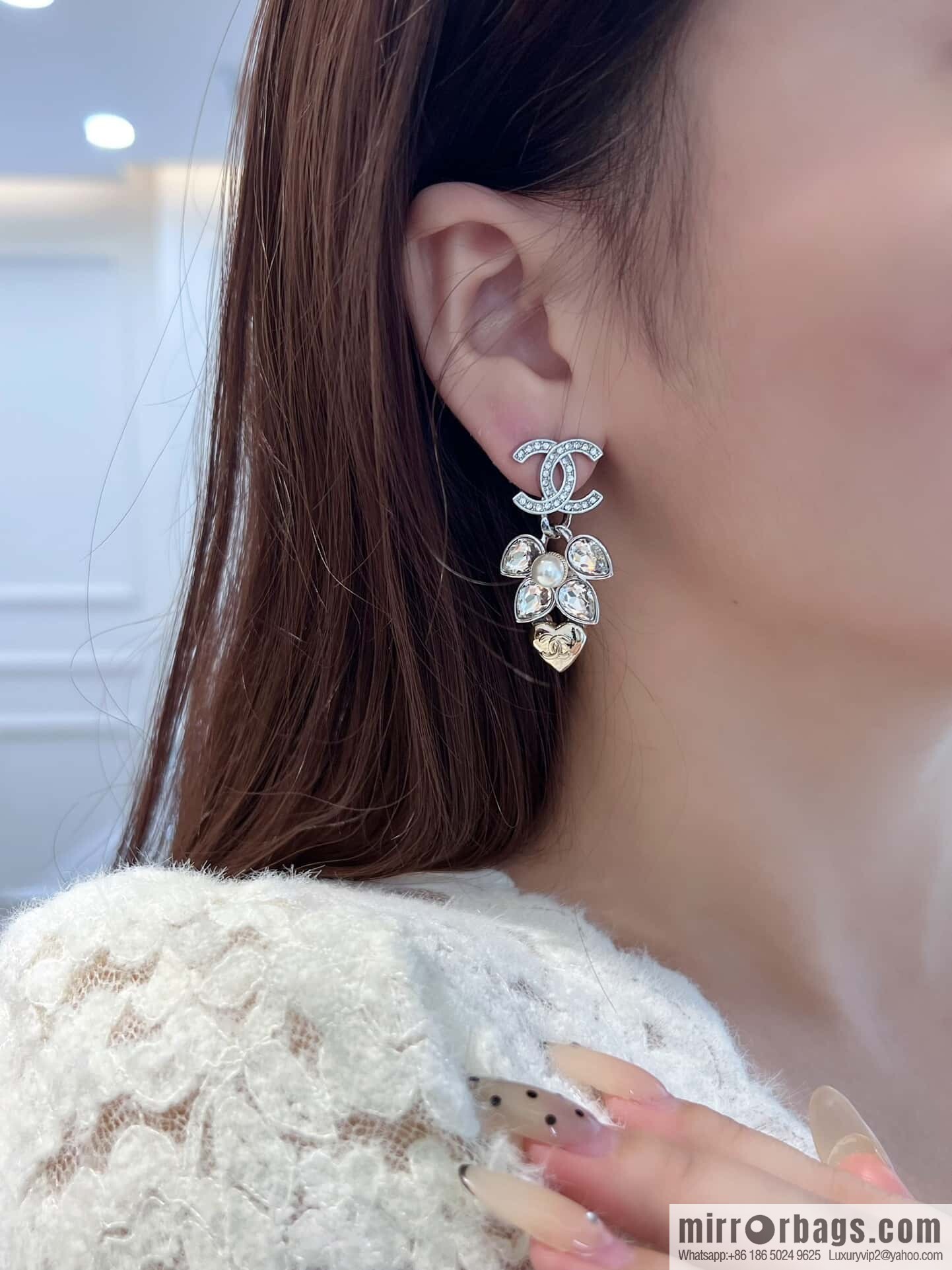 ❗️New ❗️☀️ new ☑️ Chanel C2 double c peach heart love stud earrings ☀️