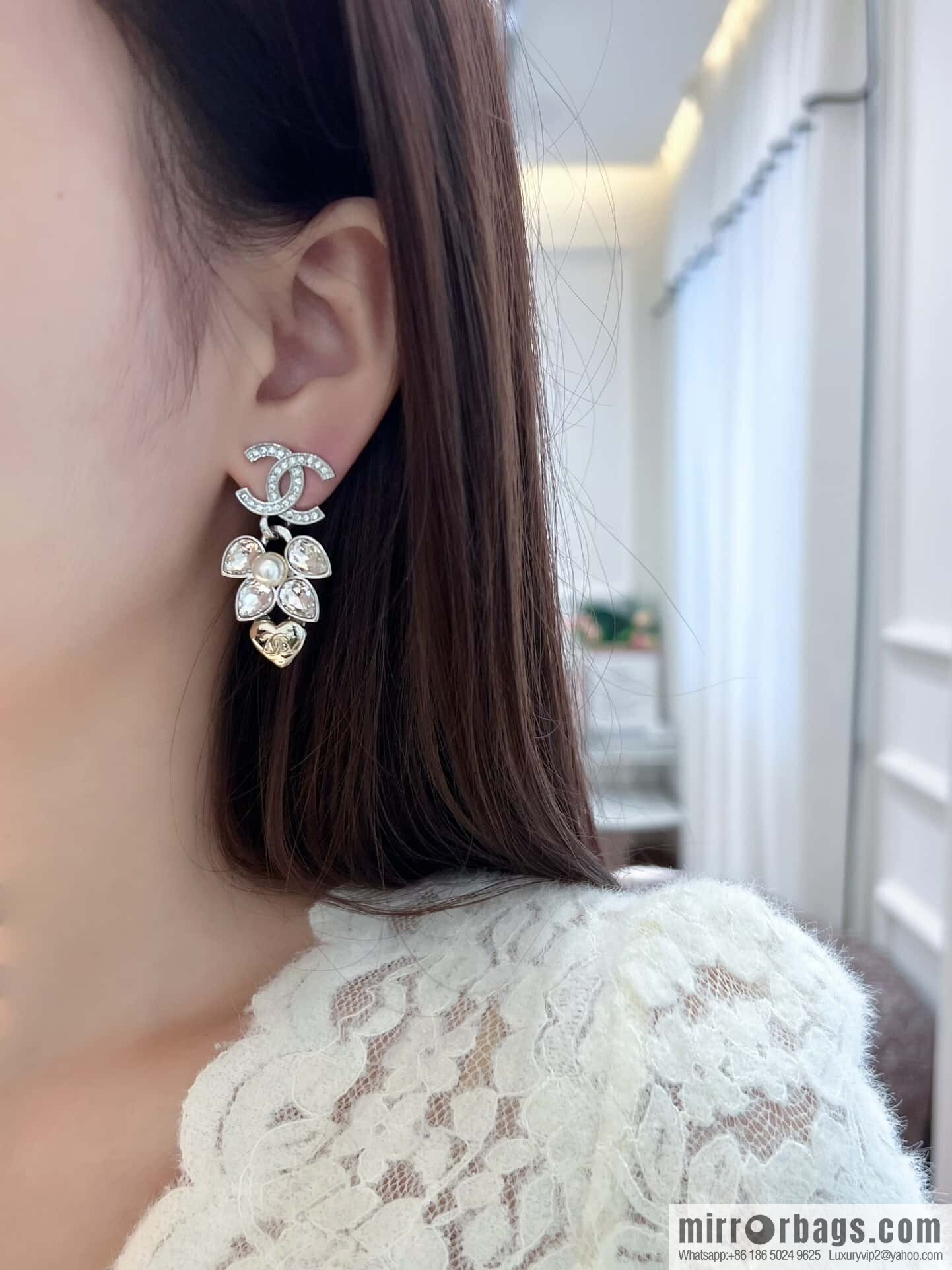 ❗️New ❗️☀️ new ☑️ Chanel C2 double c peach heart love stud earrings ☀️