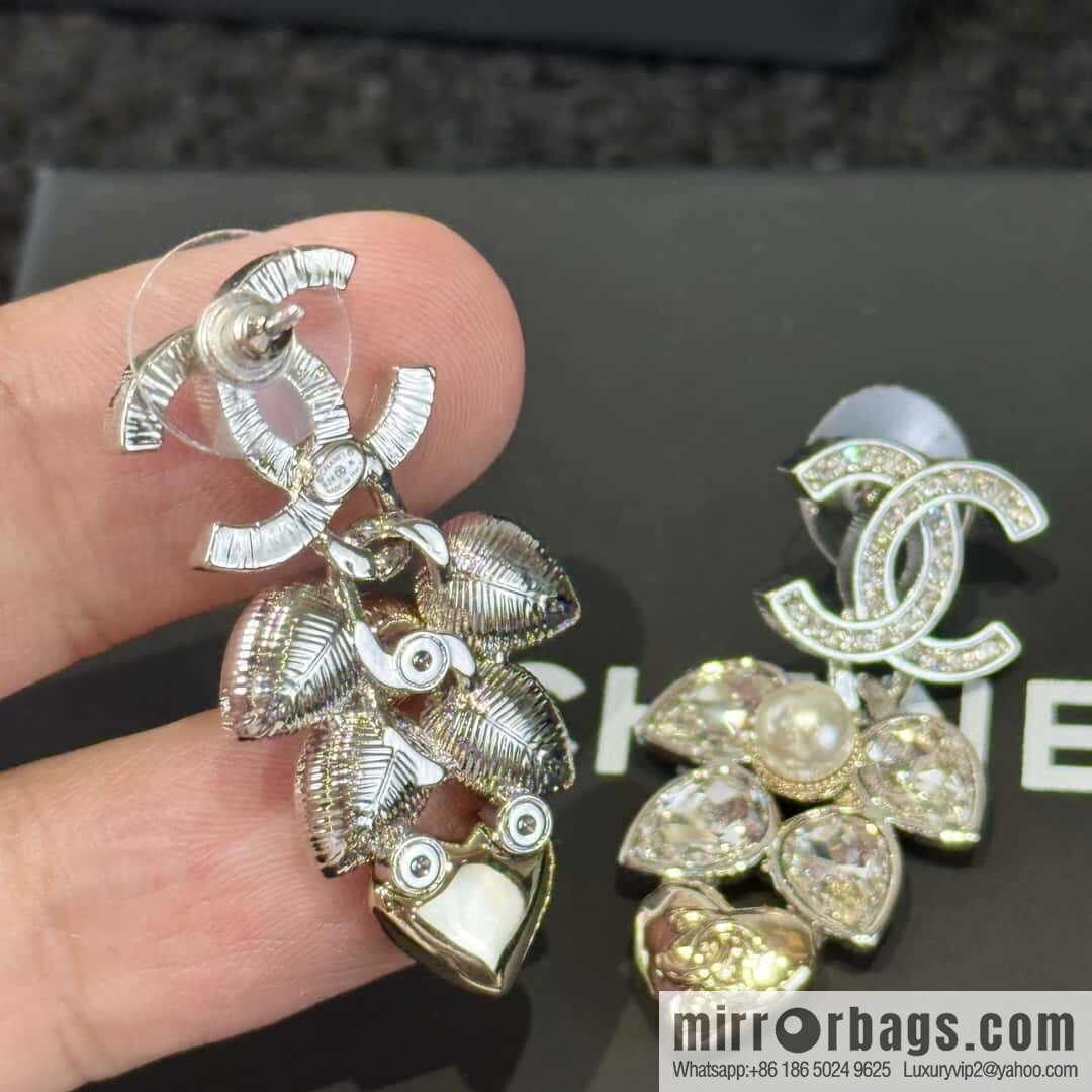 ❗️New ❗️☀️ new ☑️ Chanel C2 double c peach heart love stud earrings ☀️