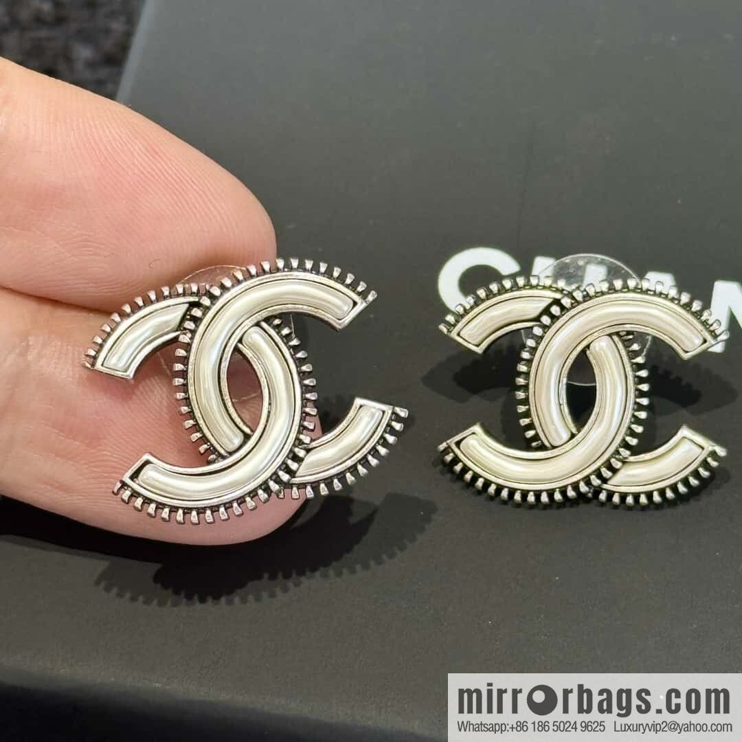 ❗️New ❗️☀️ New ☑️ Chanel C1 double c stud earrings ☀️
