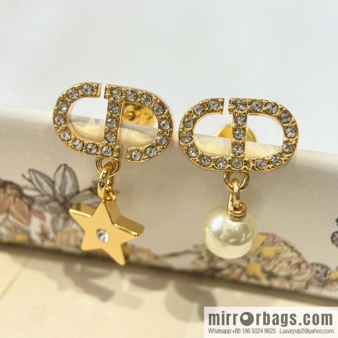 New ☑️ Dior asymmetrical pentagram peach heart four-leaf clover stud earrings