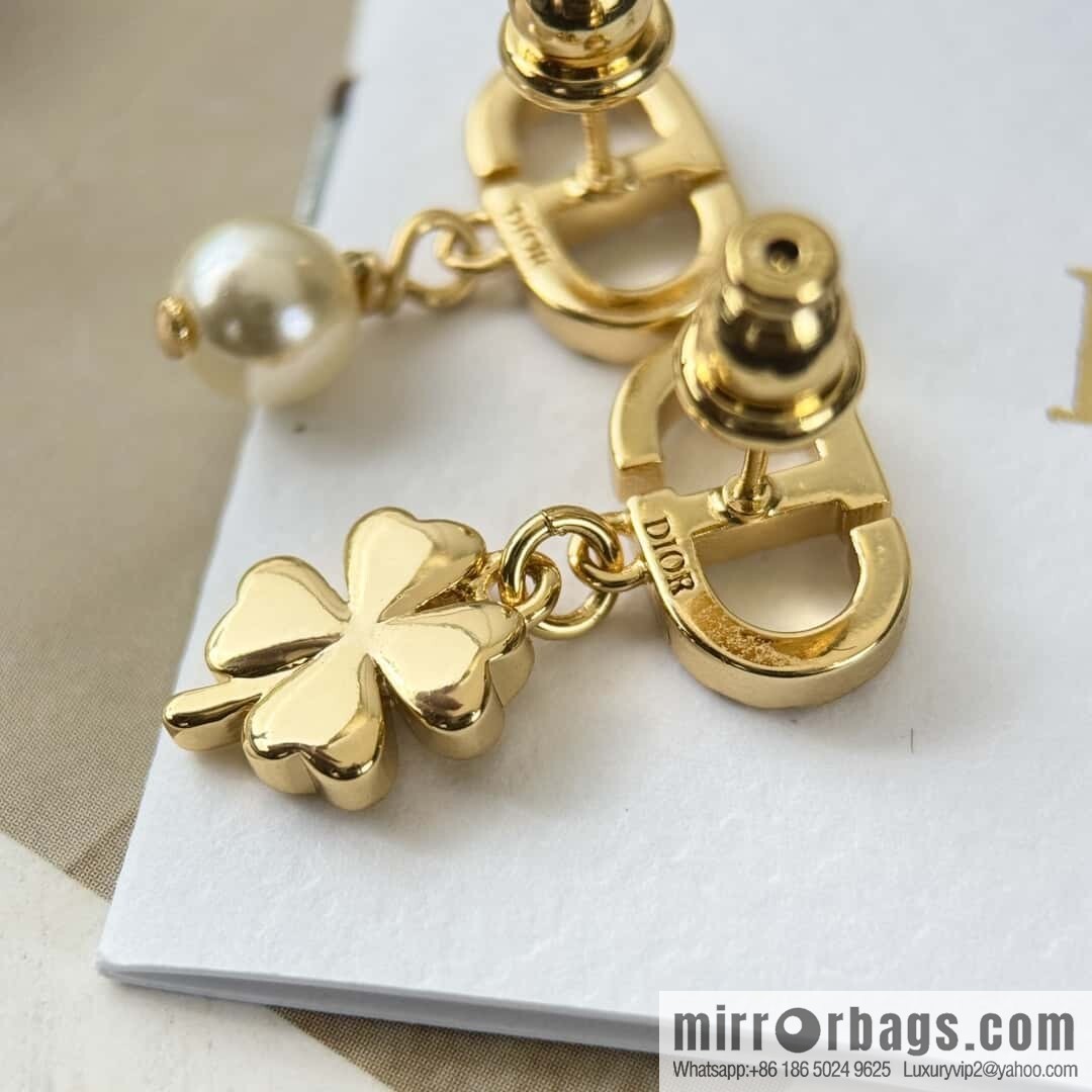 New ☑️ Dior asymmetrical pentagram peach heart four-leaf clover stud earrings
