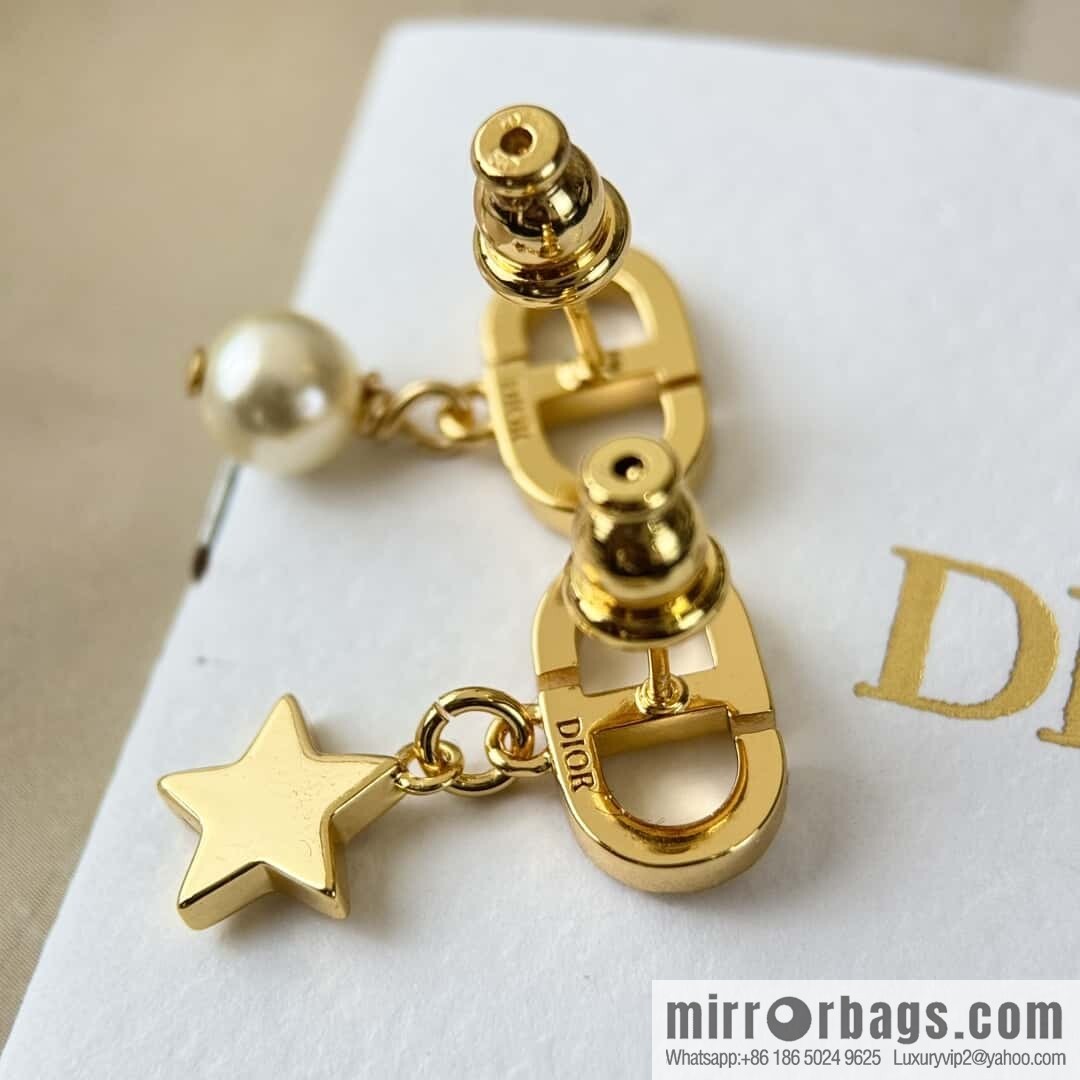 New ☑️ Dior asymmetrical pentagram peach heart four-leaf clover stud earrings