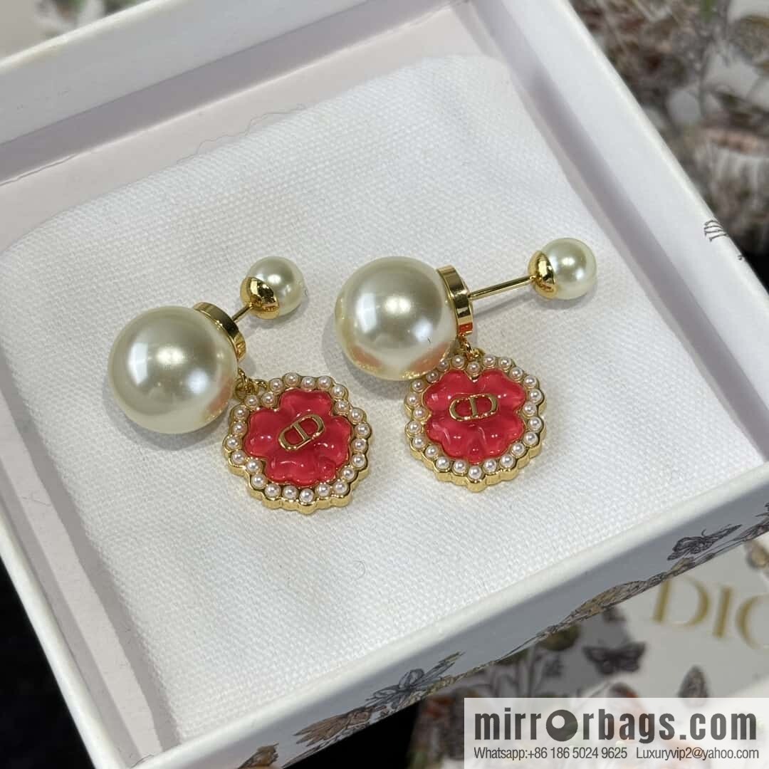 New ☑️ Dior size pearl red four-leaf clover stud earrings