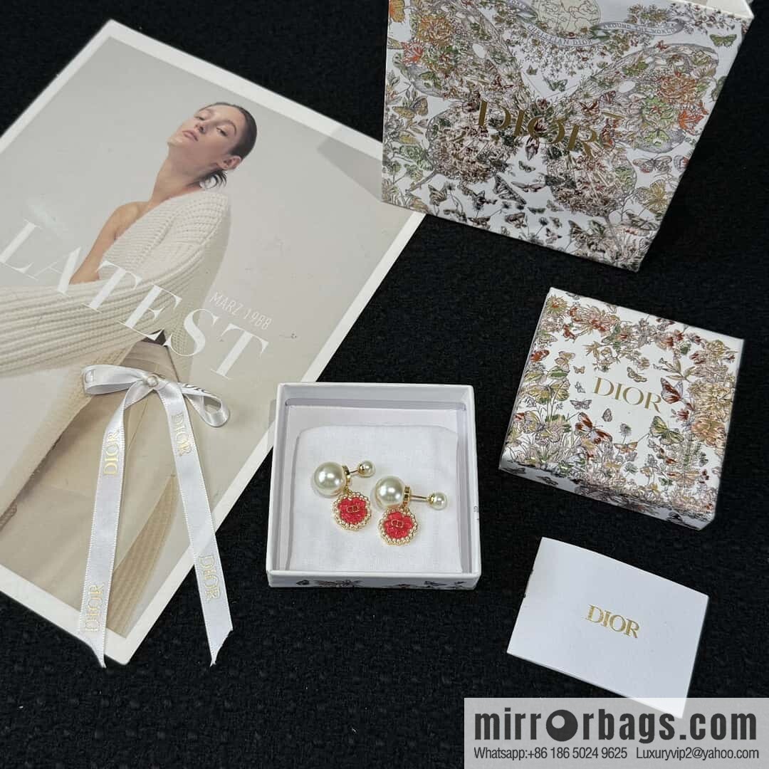 New ☑️ Dior size pearl red four-leaf clover stud earrings