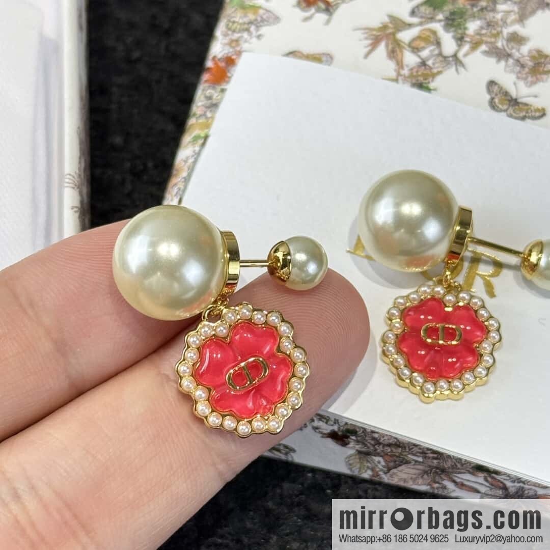 New ☑️ Dior size pearl red four-leaf clover stud earrings