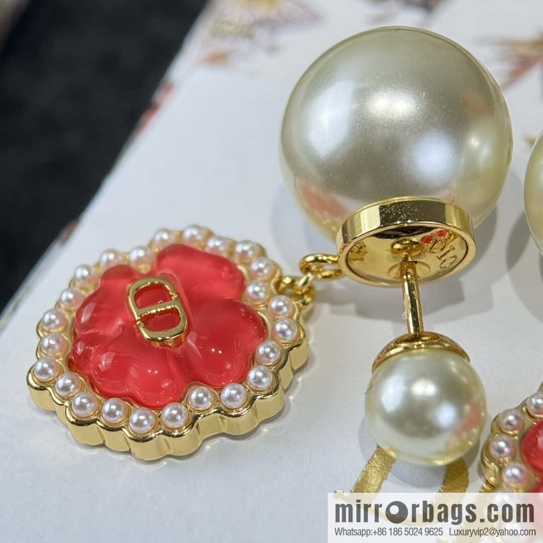 New ☑️ Dior size pearl red four-leaf clover stud earrings