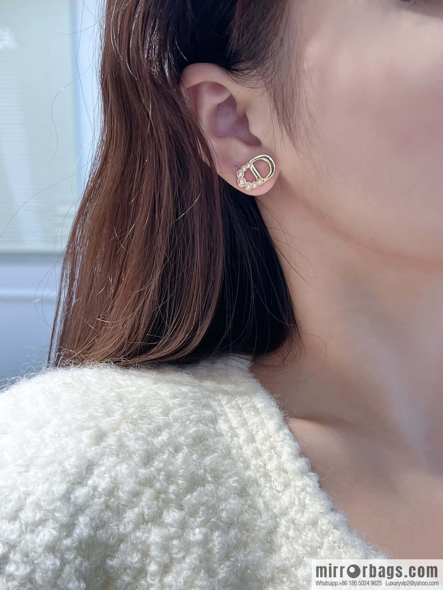 New ☑️ DIOR CD pearl stud earrings