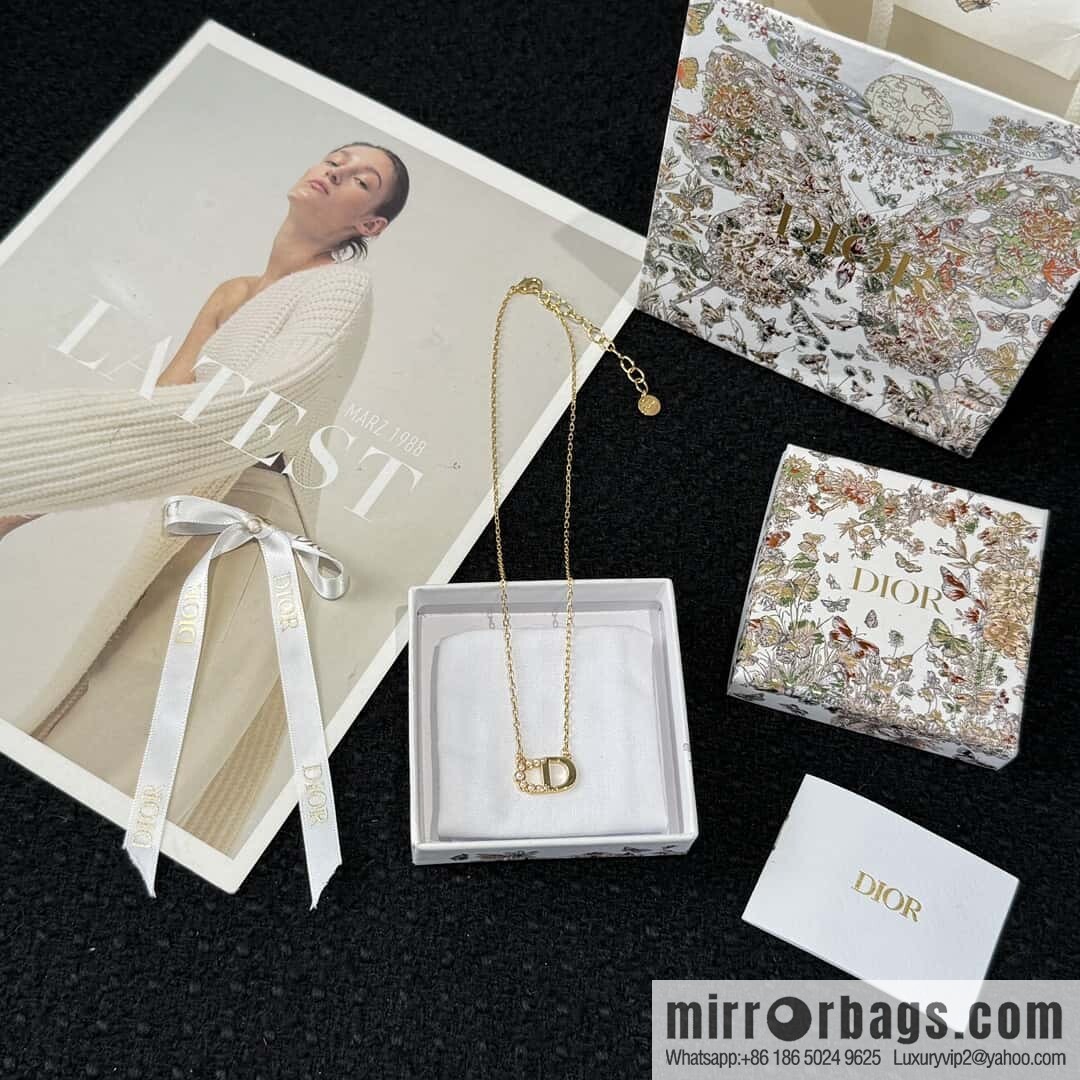 New ☑️ DIOR CD Pearl Necklace