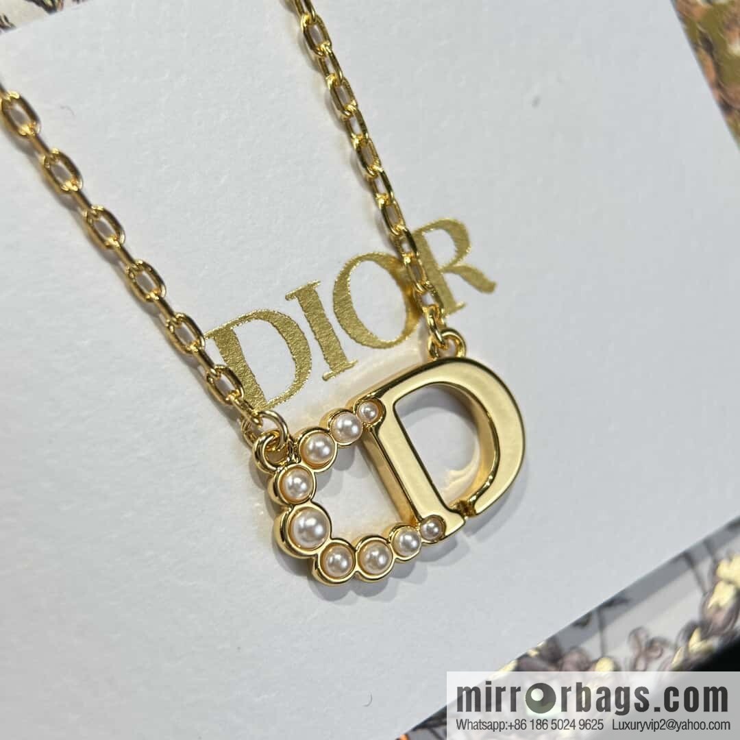 New ☑️ DIOR CD Pearl Necklace