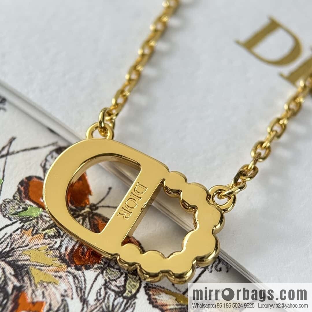 New ☑️ DIOR CD Pearl Necklace