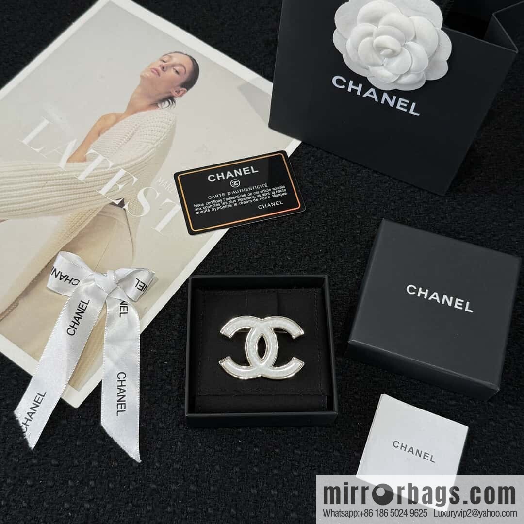 ❗️New ❗️ ☀️ new ☑️ Chanel double c acrylic brooch ☀️