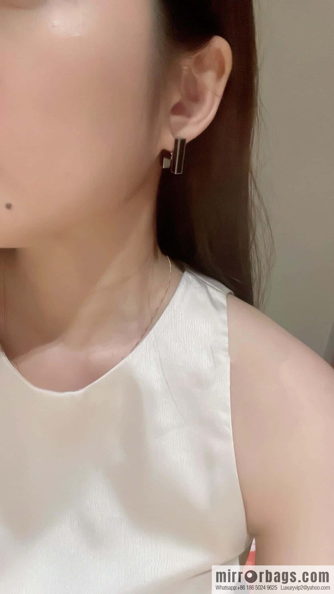❗️New ❗️ New ☑️ Hermès HERMES letter H stud earrings