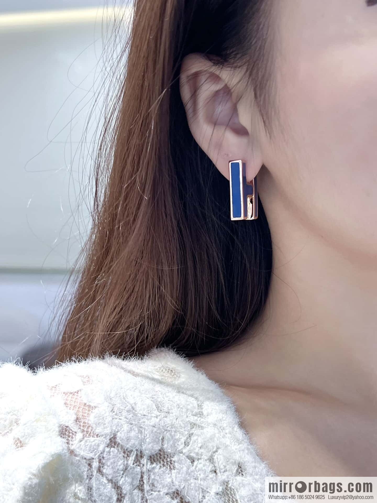 ❗️New ❗️ New ☑️ Hermès HERMES letter H stud earrings