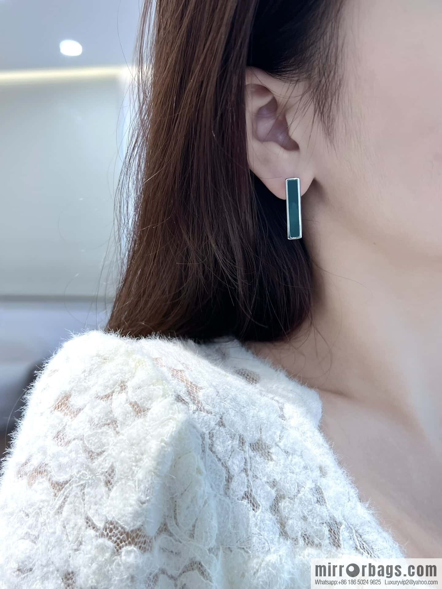 ❗️New ❗️ New ☑️ Hermès HERMES letter H stud earrings
