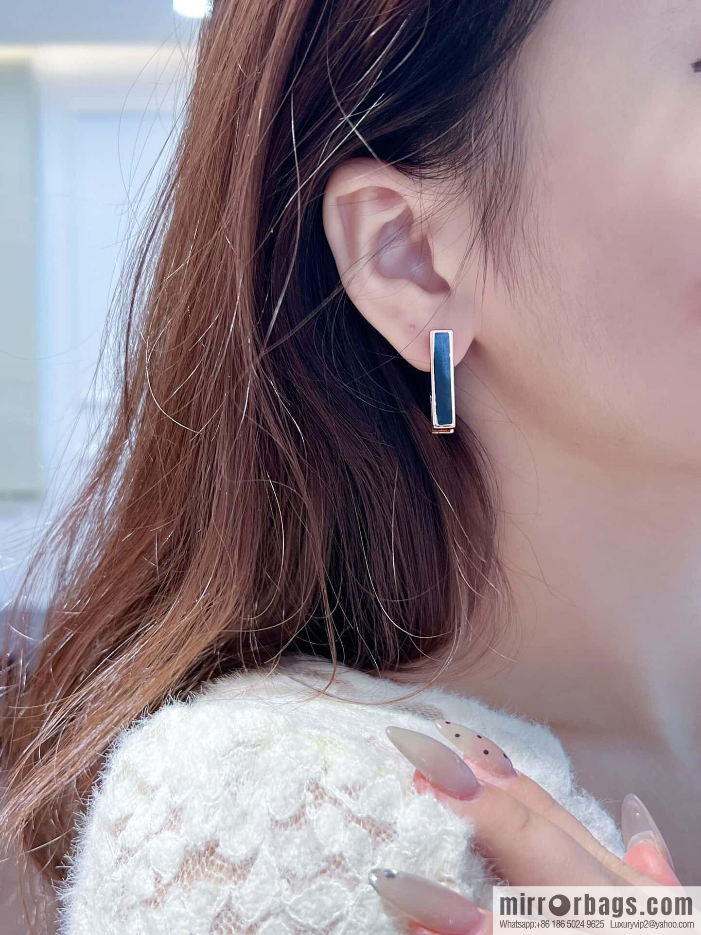 ❗️New ❗️ New ☑️ Hermès HERMES letter H stud earrings