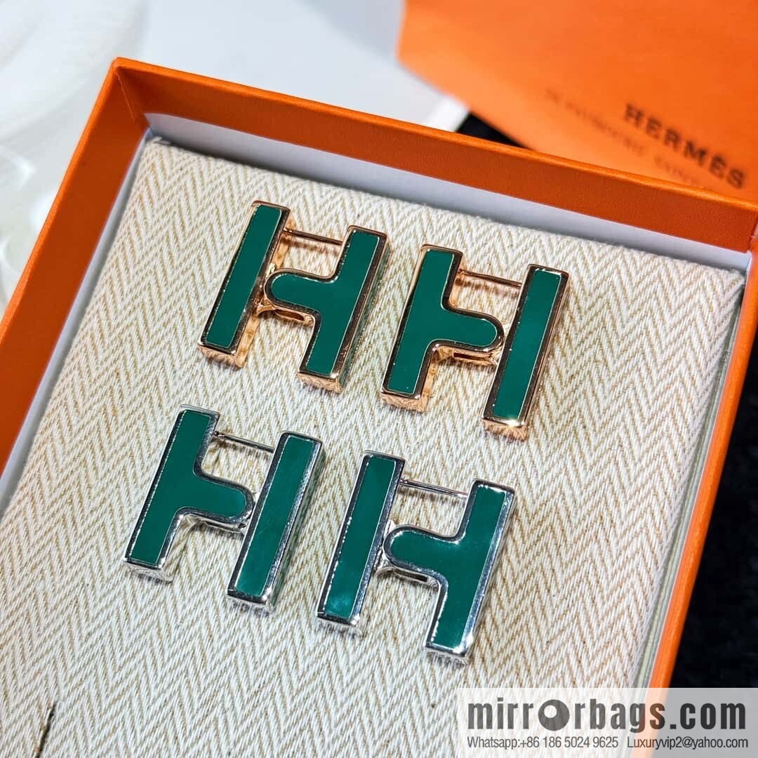 ❗️New ❗️ New ☑️ Hermès HERMES letter H stud earrings