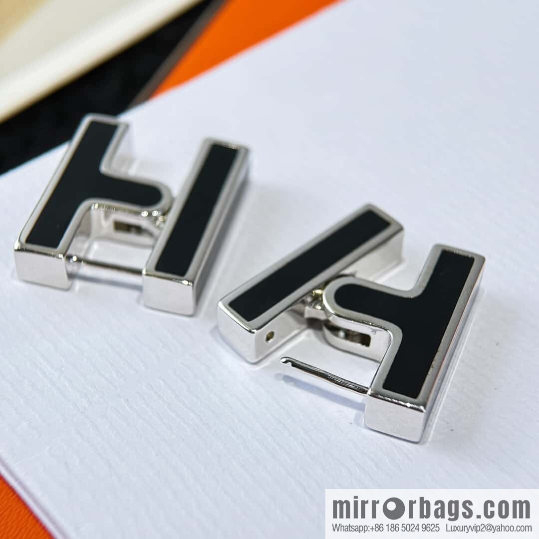 ❗️New ❗️ New ☑️ Hermès HERMES letter H stud earrings