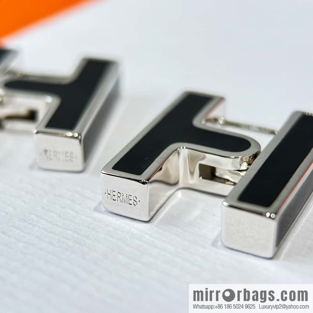 ❗️New ❗️ New ☑️ Hermès HERMES letter H stud earrings