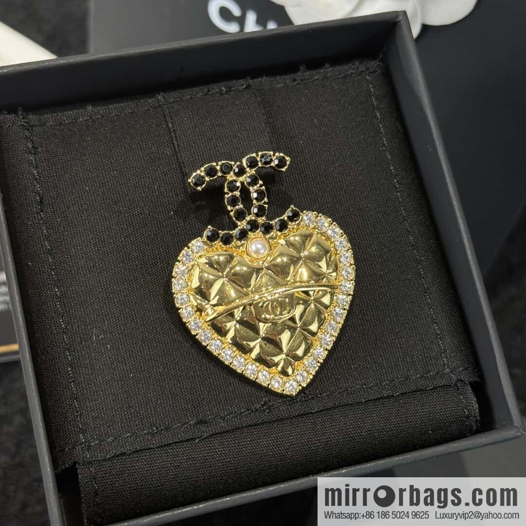 ❗️New ❗️ ☀️ new ☑️ Chanel double c diamond peach heart love brooch ☀️