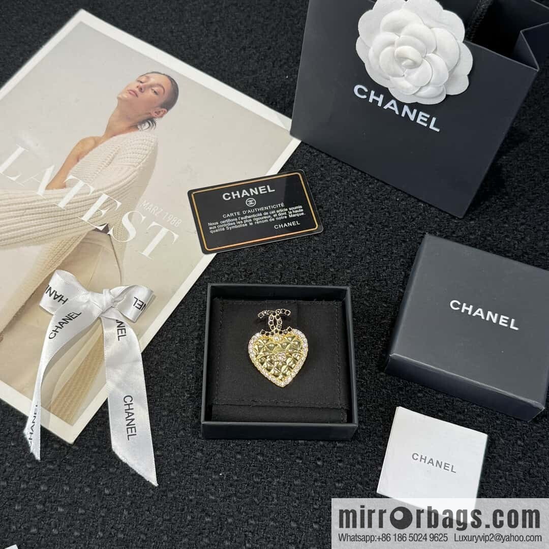 ❗️New ❗️ ☀️ new ☑️ Chanel double c diamond peach heart love brooch ☀️