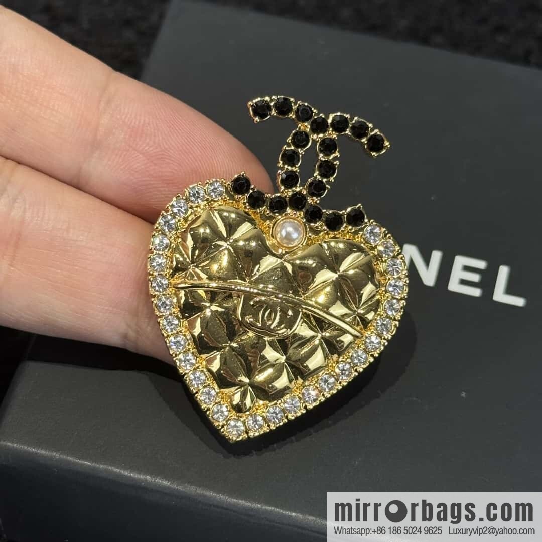 ❗️New ❗️ ☀️ new ☑️ Chanel double c diamond peach heart love brooch ☀️