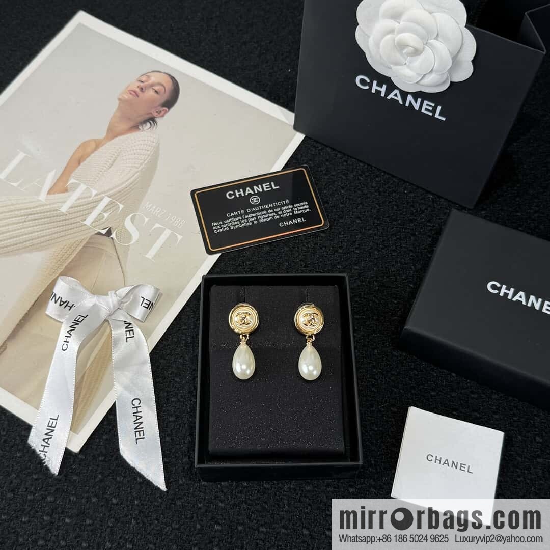 ❗️New ❗️☀️ new ☑️ Chanel double c water drop pearl stud earrings ☀️