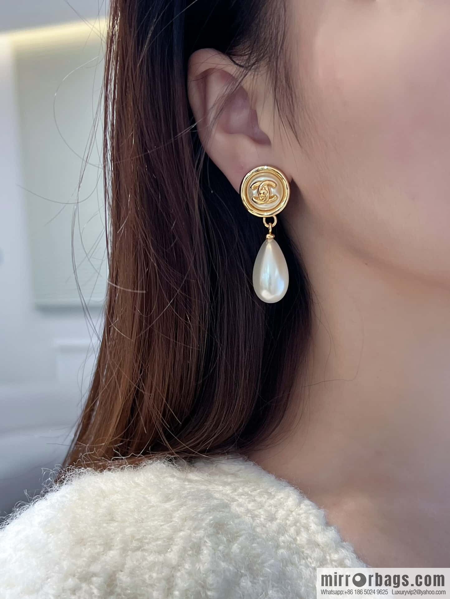 ❗️New ❗️☀️ new ☑️ Chanel double c water drop pearl stud earrings ☀️