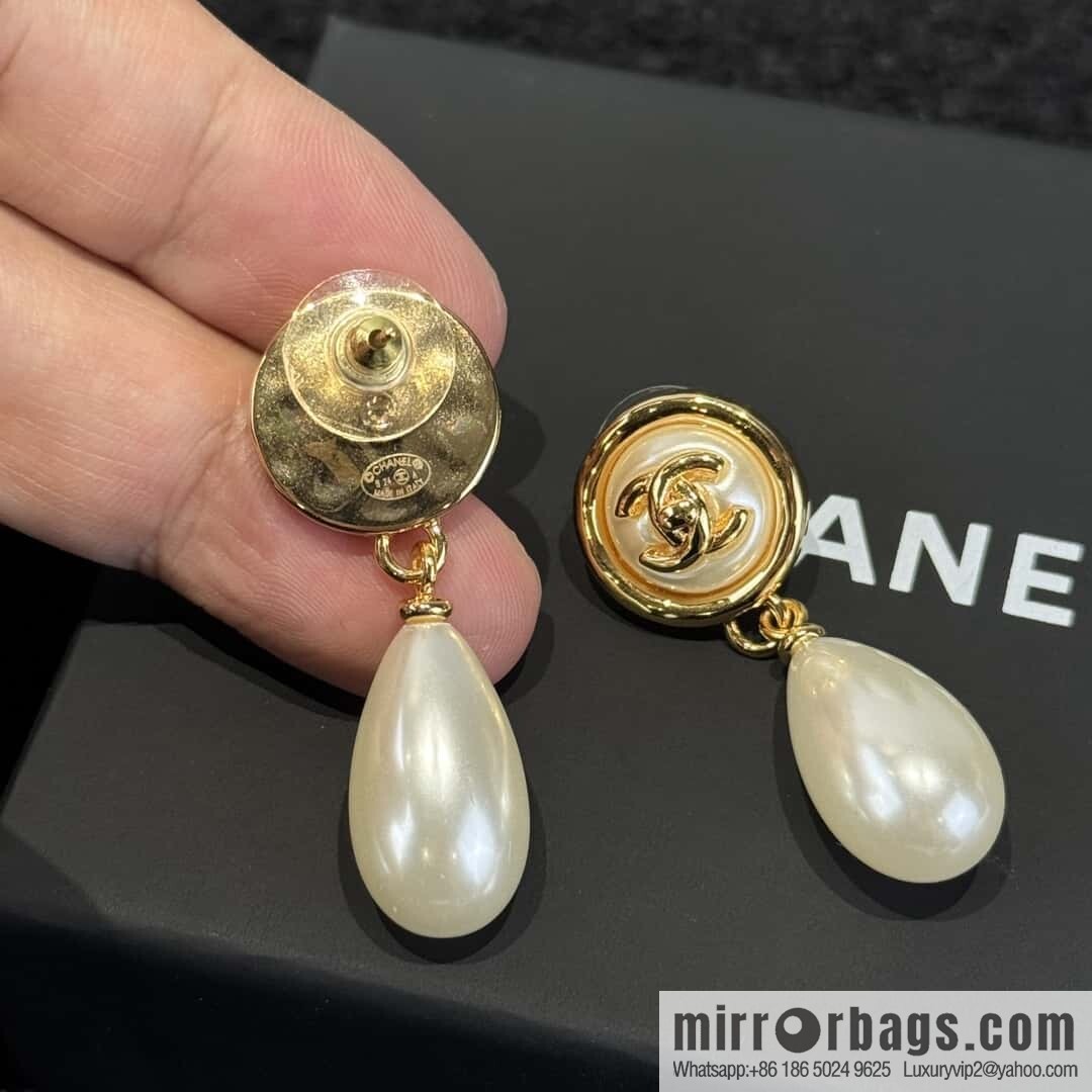 ❗️New ❗️☀️ new ☑️ Chanel double c water drop pearl stud earrings ☀️