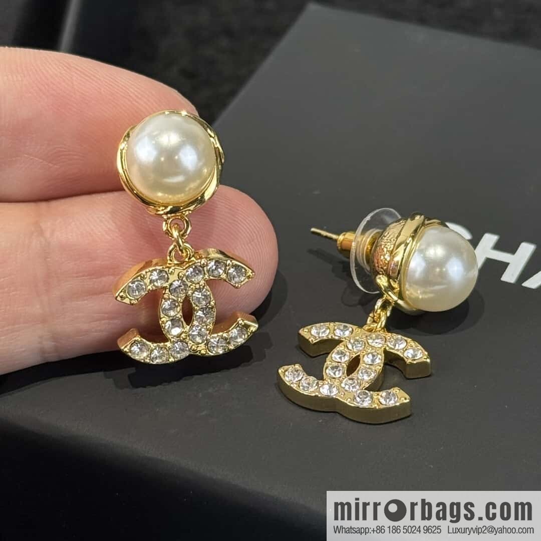❗️New ❗️☀️ New ☑️ Chanel C2 double c pearl stud earrings ☀️