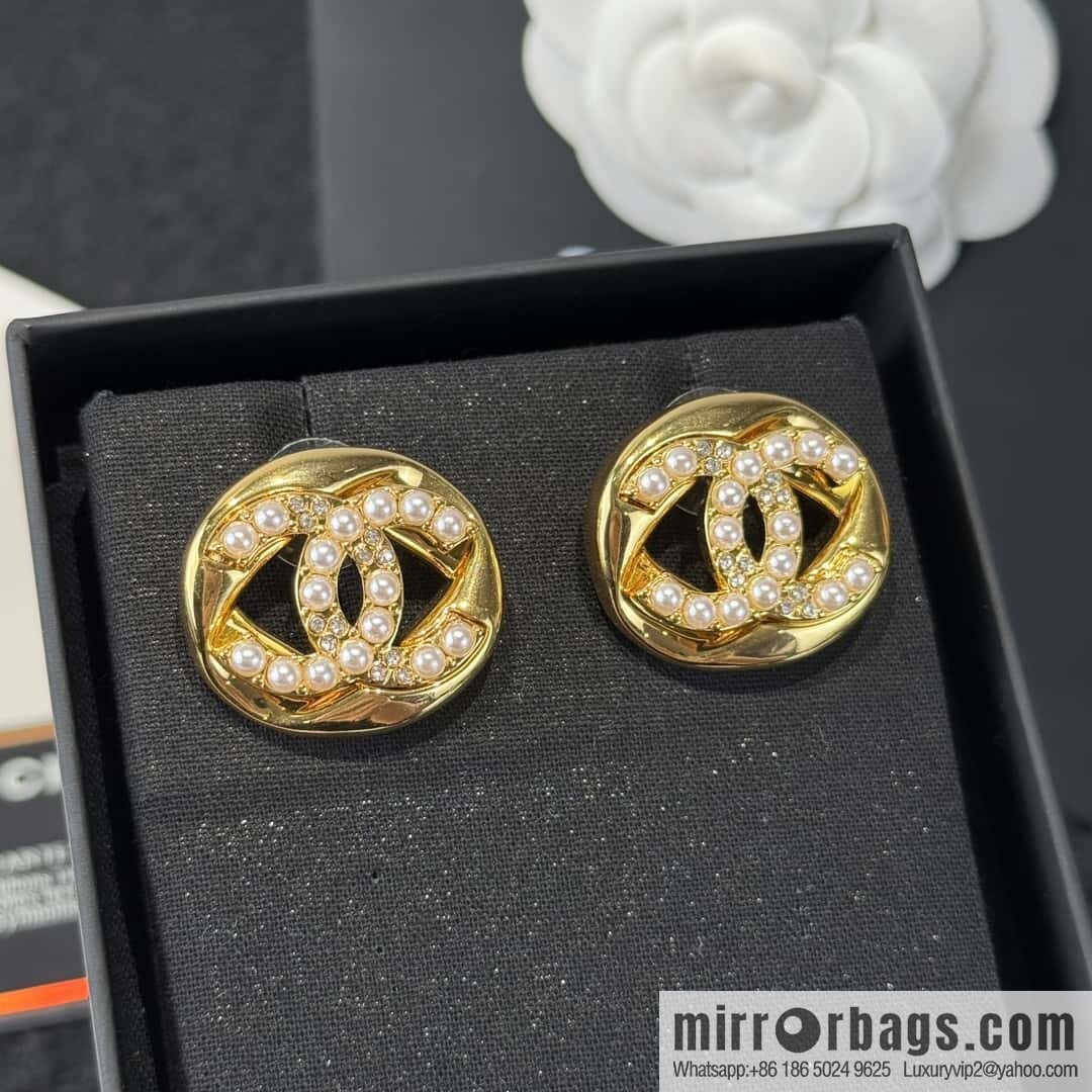 ❗️New ❗️☀️ new ☑️ Chanel C1 double c pearl stud earrings ☀️