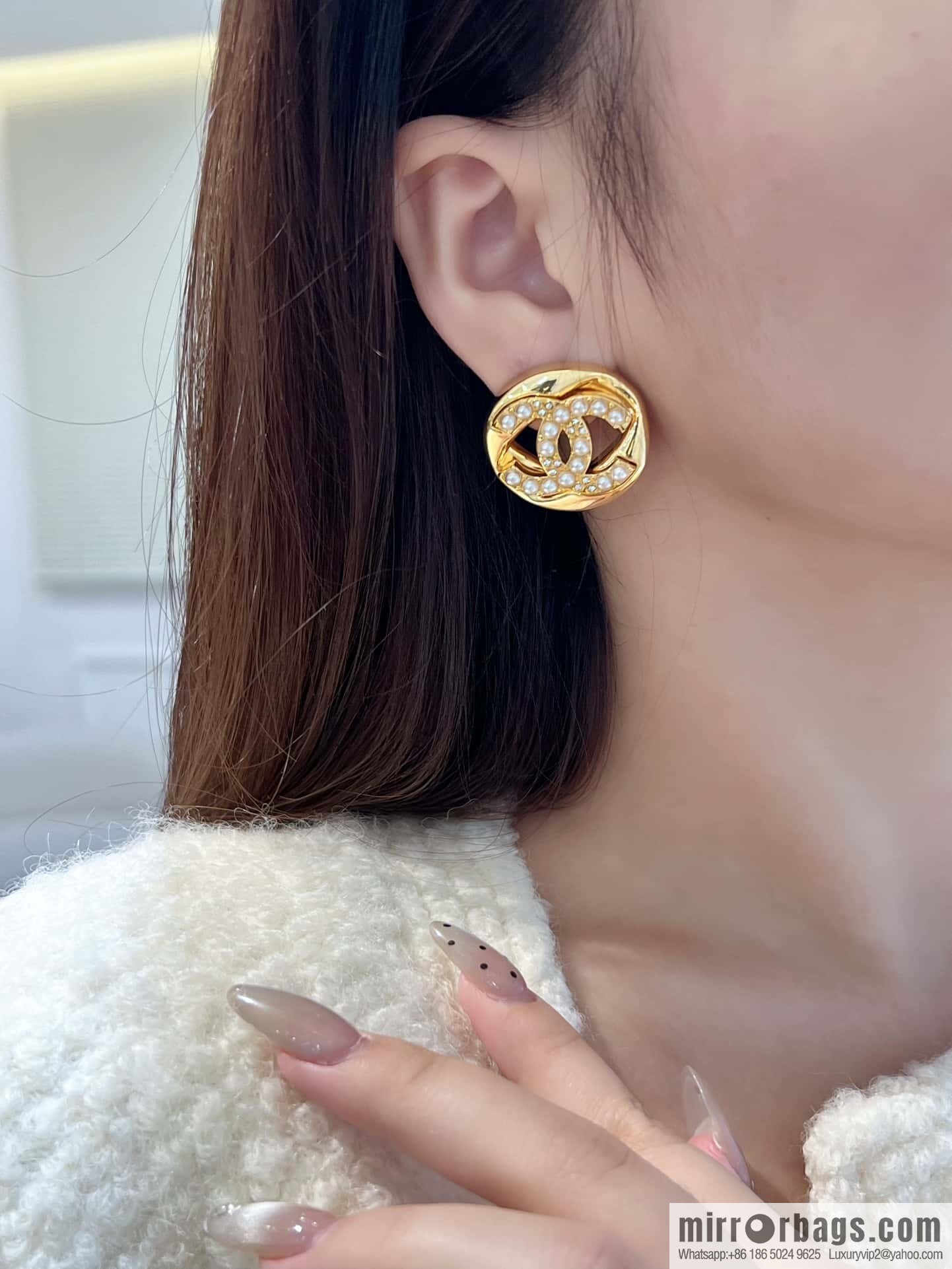 ❗️New ❗️☀️ new ☑️ Chanel C1 double c pearl stud earrings ☀️