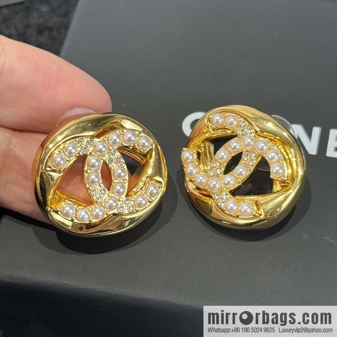 ❗️New ❗️☀️ new ☑️ Chanel C1 double c pearl stud earrings ☀️