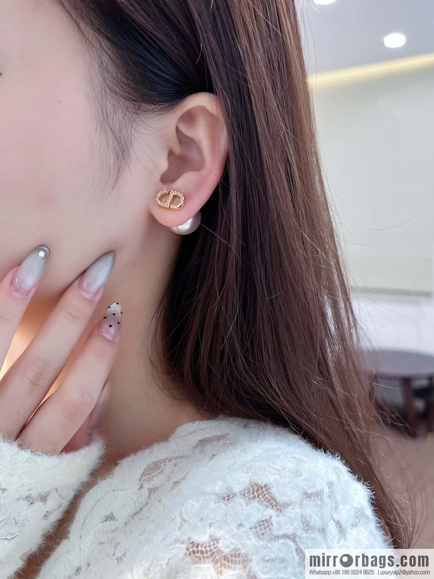 ☀️New ☑️ Dior pink pearl CD stud earrings