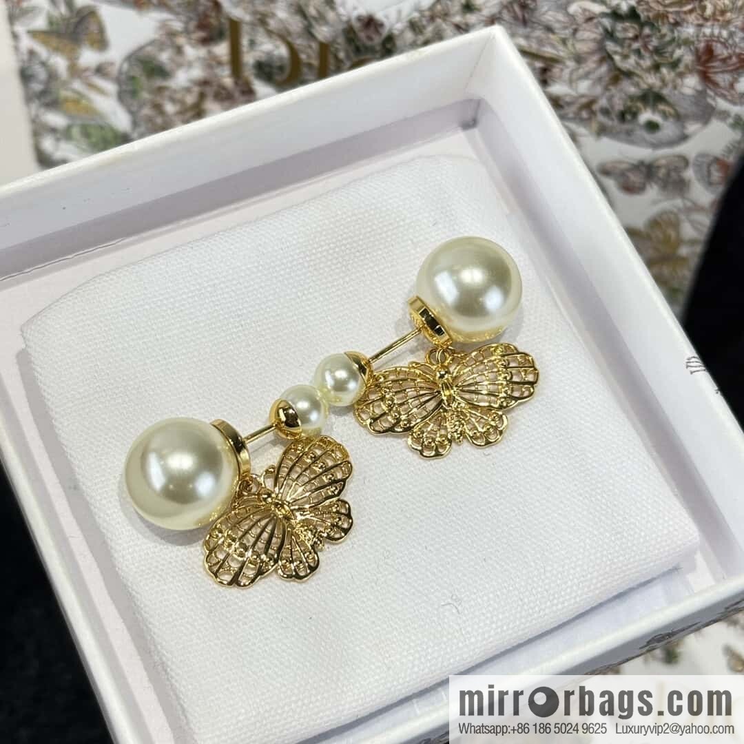 ☀️New ☑️ Dior pearl butterfly stud earrings
