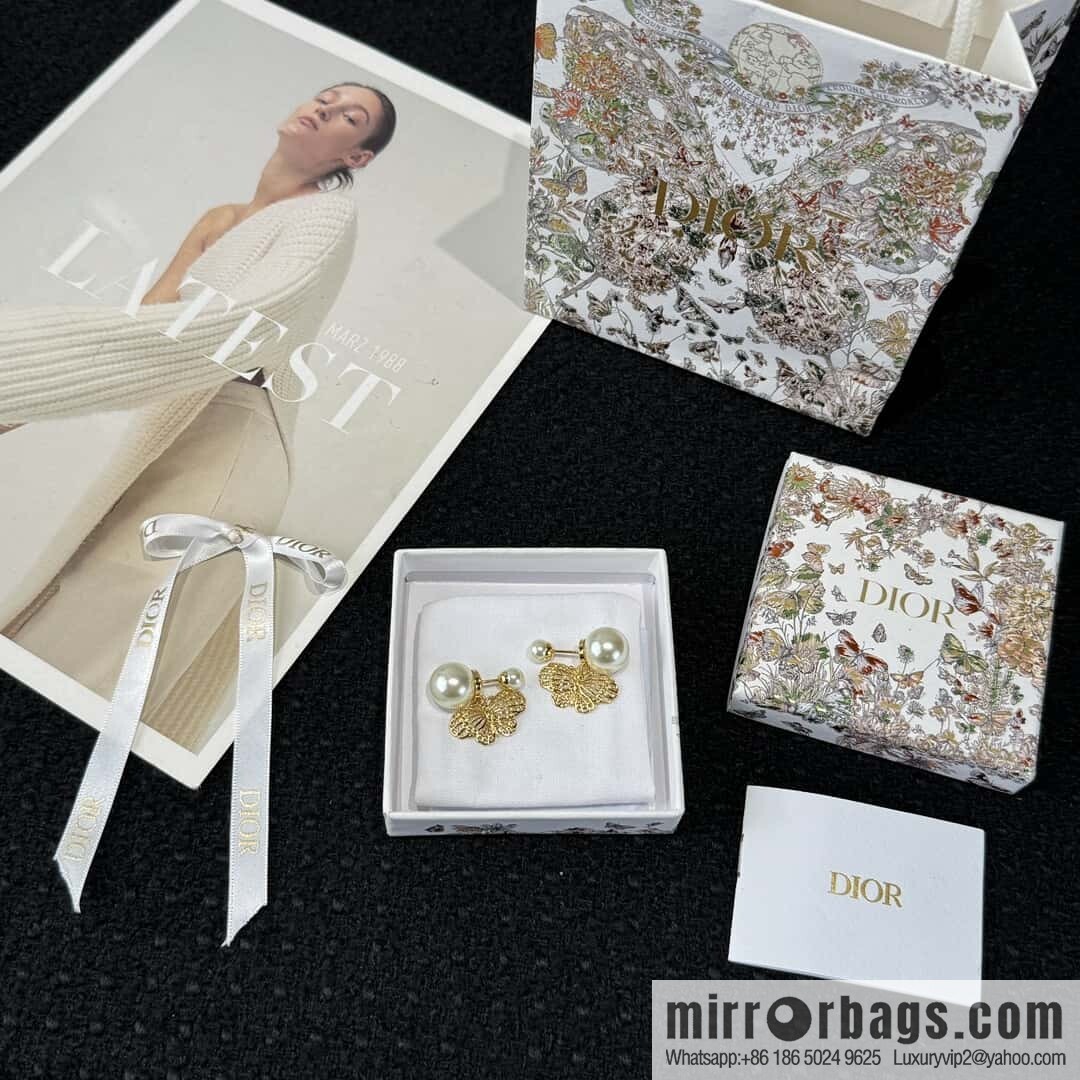 ☀️New ☑️ Dior pearl butterfly stud earrings