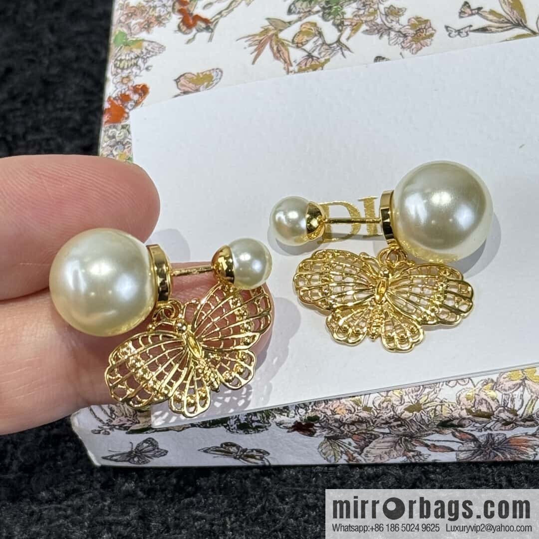 ☀️New ☑️ Dior pearl butterfly stud earrings