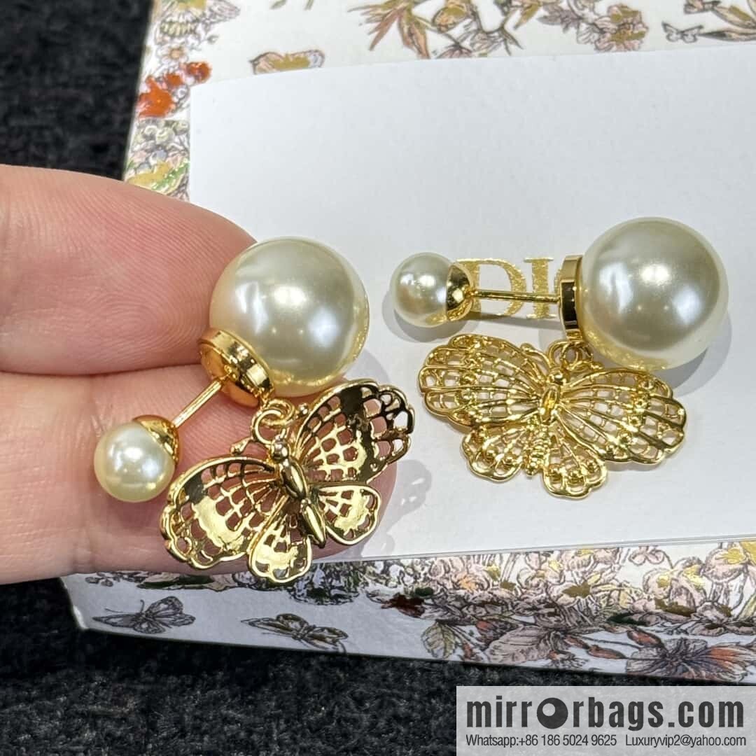 ☀️New ☑️ Dior pearl butterfly stud earrings