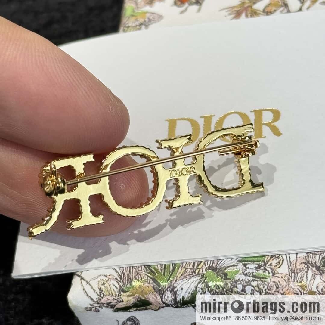 ❗️New ❗️☀️ New ☑️ Dior Dior Full Diamond Alphabet Brooch ☀️