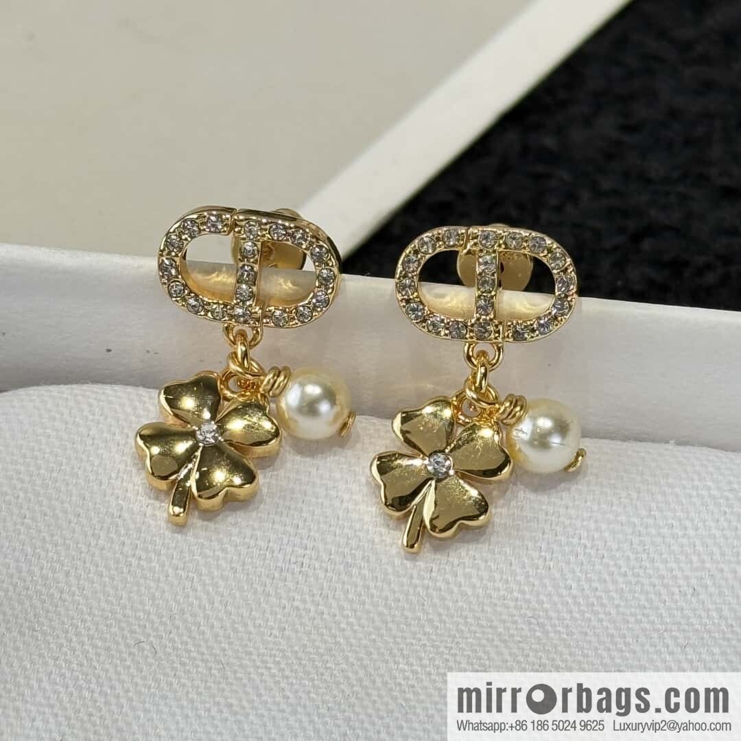 ❗️New ❗️ ☀️ New ☑️ Dior Pearl CD Clover Earrings ☀️