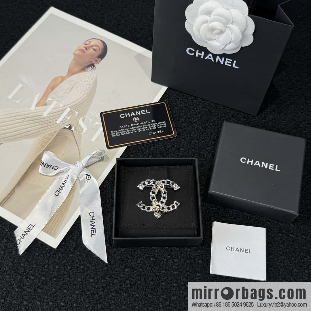 ❗️New ❗️☀️ New ☑️ Chanel Double C Hollow Twist Brooch ☀️