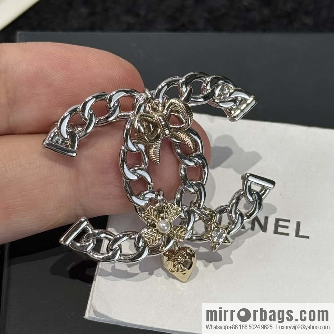 ❗️New ❗️☀️ New ☑️ Chanel Double C Hollow Twist Brooch ☀️
