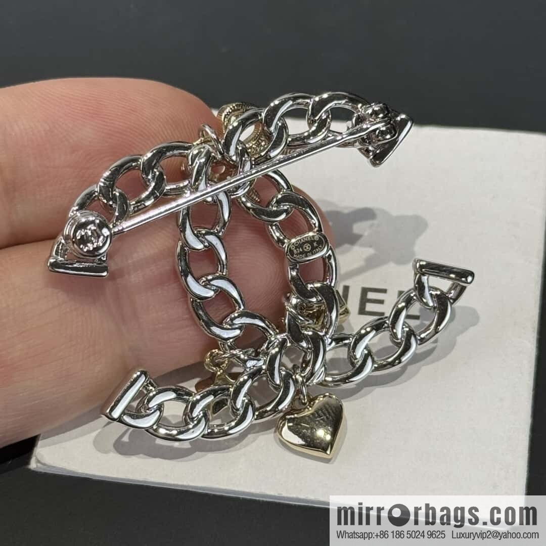 ❗️New ❗️☀️ New ☑️ Chanel Double C Hollow Twist Brooch ☀️