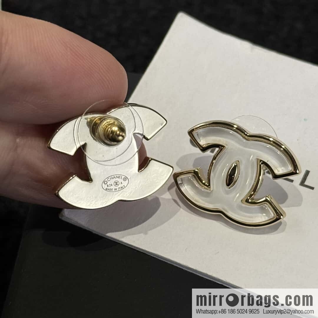 ❗️New ❗️☀️ New ☑️ Chanel C1 double c acrylic stud earrings ☀️