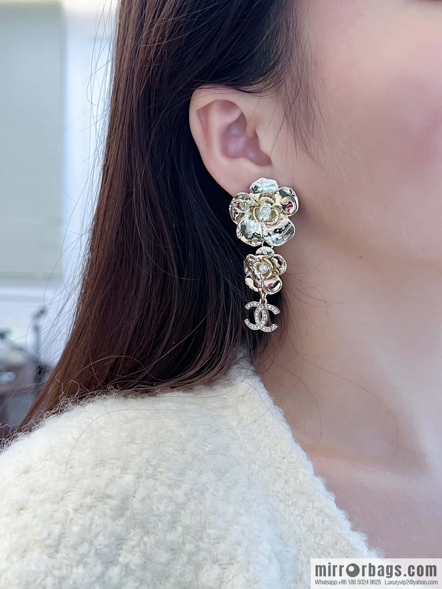 ❗️New ❗️☀️ new ☑️ chanel c3 double c gold camellia stud earrings ☀️