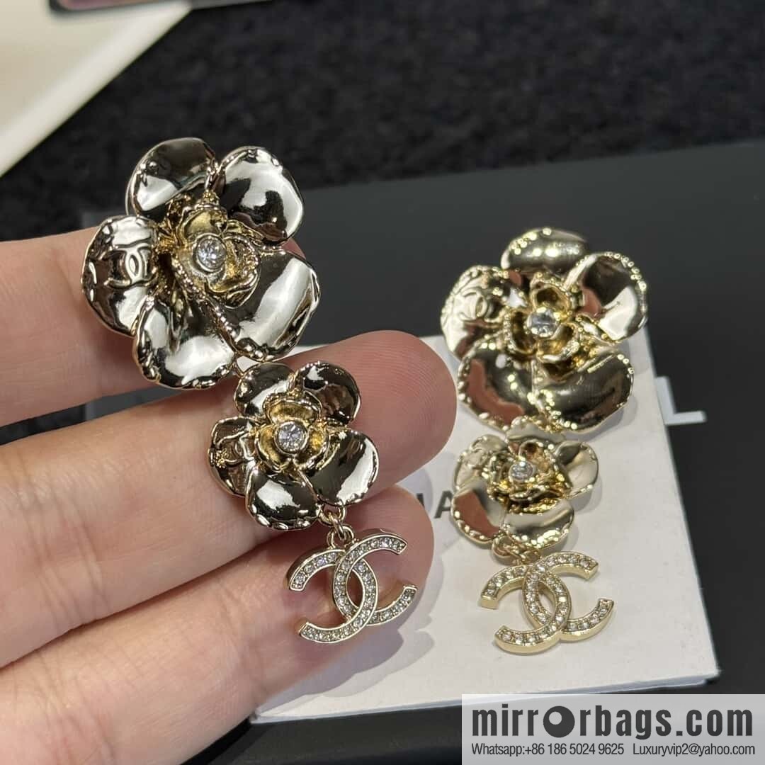 ❗️New ❗️☀️ new ☑️ chanel c3 double c gold camellia stud earrings ☀️