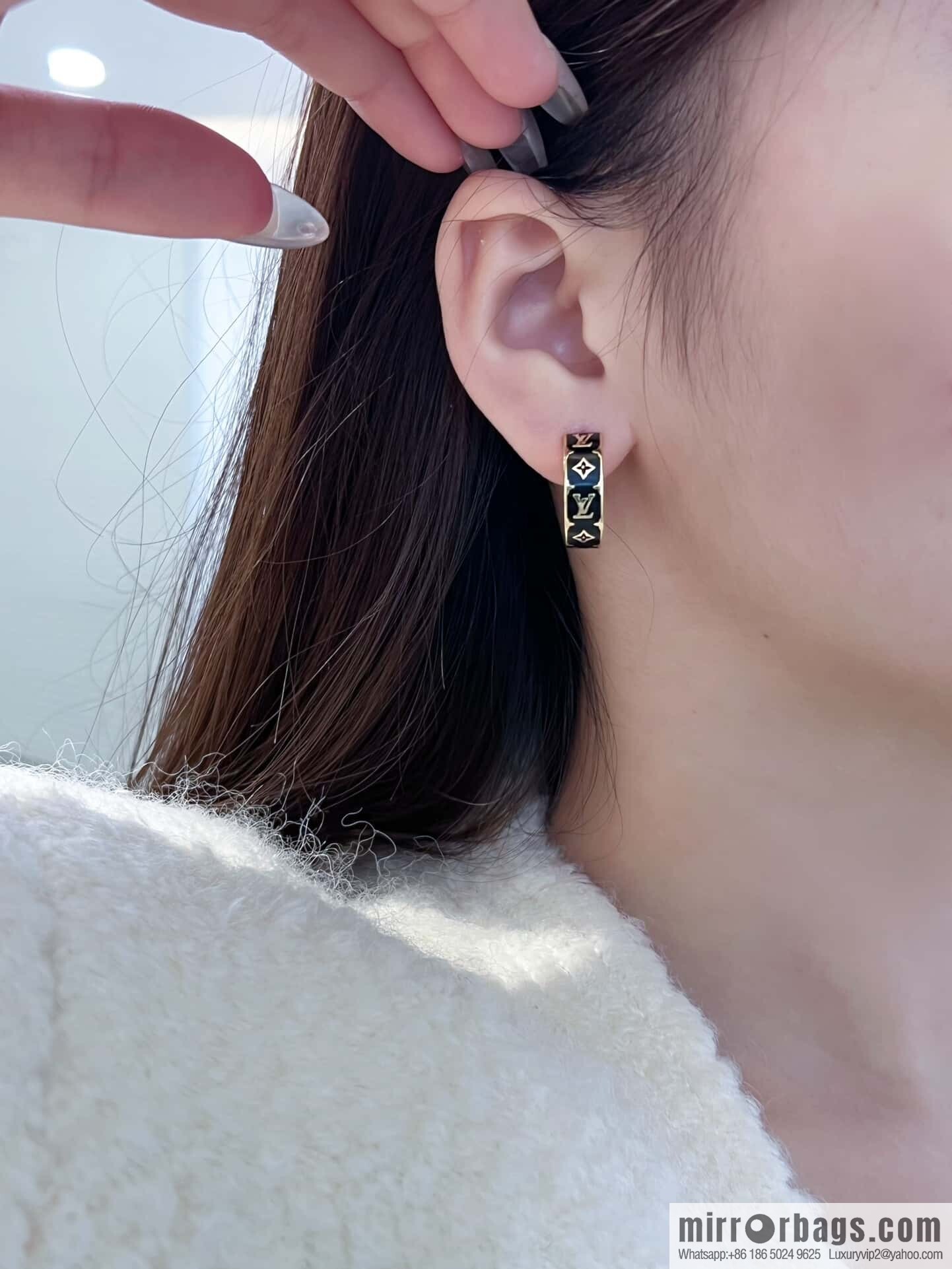 ❗️New ❗️ ☀ Original ☀ Louis Vuitton LV stud earrings ☀